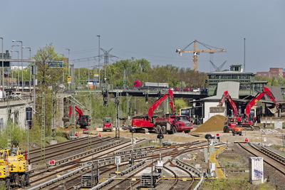 Abbruch der Westendbr?cke ?ber die Ringbahn-stock-foto