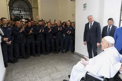 ITALY - REL - POPE FRANCIS VISIT THE REGINA COELI PRISON IN ROME   - 2025/04/17-stock-foto