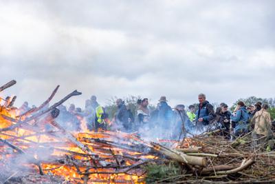 Traditionelles Osterfeuer in Berlin Gatow.-stock-foto
