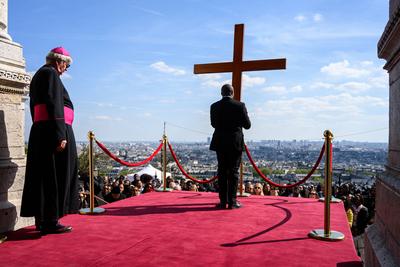Holy Week: Stations of the Cross at the Sacre Coeur, in Paris, April 18, 2025-stock-foto