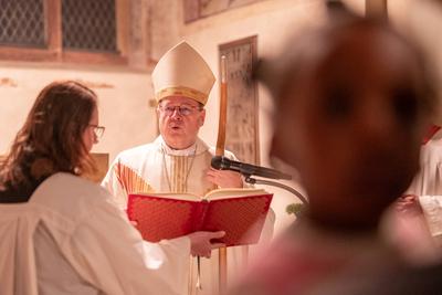 Osternacht im Limburger Dom mit Bischof Dr. Georg B?tzing-stock-foto