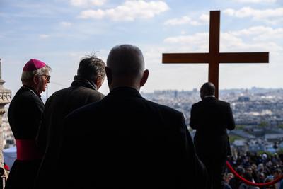 Holy Week: Stations of the Cross at the Sacre Coeur, in Paris, April 18, 2025-stock-foto
