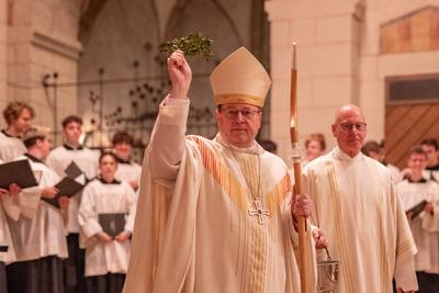 Osternacht im Limburger Dom mit Bischof Dr. Georg B?tzing-stock-foto
