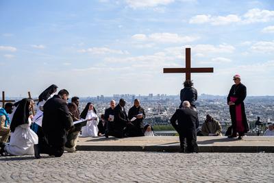 Holy Week: Stations of the Cross at the Sacre Coeur, in Paris, April 18, 2025-stock-foto