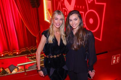 Apollo SUMMER IN THE CITY Premiere - Model Annika Gassner mit Lili Paul Roncalli D?sseldorf Roncalli s Apollo Variete NR-stock-foto
