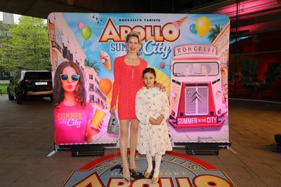 Apollo SUMMER IN THE CITY Premiere - Jeannine Halene (Agentur Rheinschurken) mit Tochter Mira D?sseldorf Roncalli s Apol-stock-photo