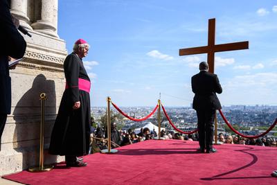 Holy Week: Stations of the Cross at the Sacre Coeur, in Paris, April 18, 2025-stock-foto