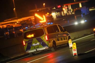 Schwerer Crash auf der A1 bei Remscheid in der Nacht zu Ostermontag.-stock-photo