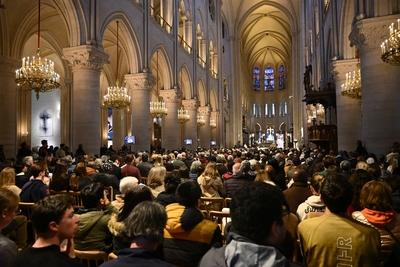 Death of Pope Francis, Mass at Notre Dame de Paris, Paris, April 21, 2025-stock-foto
