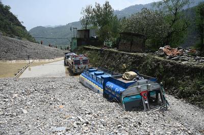 Massive Landslide Hits Jammu Srinagar National Highway-stock-foto