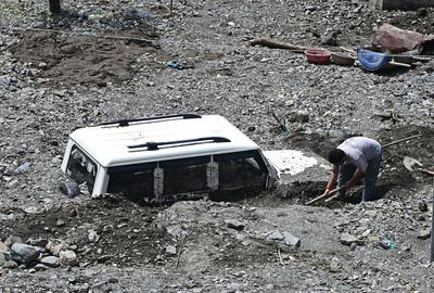 Massive Landslide Hits Jammu Srinagar National Highway-stock-foto