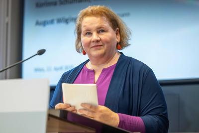 20250422 Pressekonferenz zur Schwerarbeit in der Pflege-stock-foto