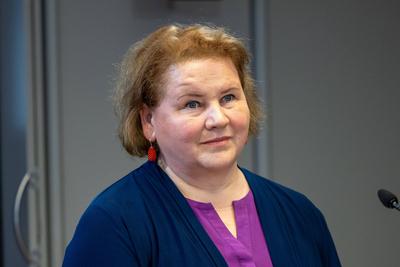 20250422 Pressekonferenz zur Schwerarbeit in der Pflege-stock-foto