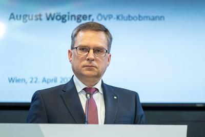 20250422 Pressekonferenz zur Schwerarbeit in der Pflege-stock-foto