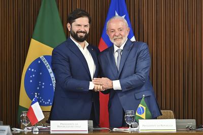 Presidente Lula recebe Gabriel Boric-stock-foto