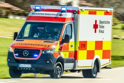 Blaulicht, Rettungsdienst im Einsatz, Gmund, April 2025-stock-foto