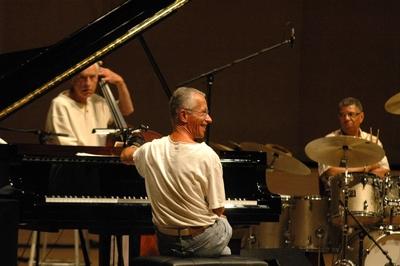 Das amerikanische Keith Jarrett Trio mit Keith Jarrett (Piano), Gary Peacock (Bass) und Jack DeJohnette (Schlagzeug) bei-stock-foto