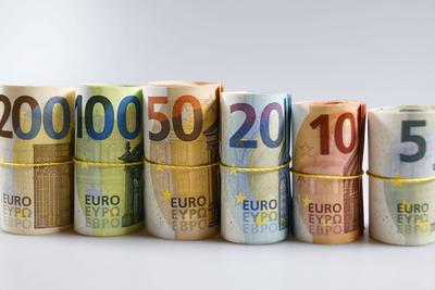 Euroschein-Rollen-stock-foto