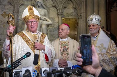 Cardinal timothy dolan, archbishop of new york, celebrates a mass for pope francis-stock-foto