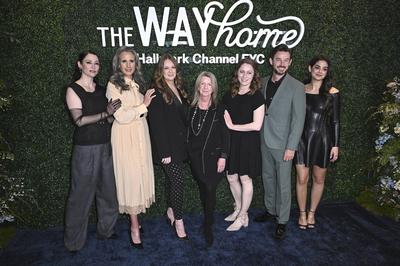 Chyler Leigh, Andie MacDowell, Alexandra Clarke, Heather Conkie, Marly Reed, Evan Williams, Sadie Laflamme-Snow-stock-foto