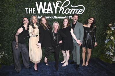 Chyler Leigh, Andie MacDowell, Alexandra Clarke, Heather Conkie, Marly Reed, Evan Williams, Sadie Laflamme-Snow-stock-foto