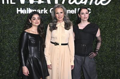 Sadie Laflamme-Snow, Andie MacDowell, Chyler Leigh-stock-foto