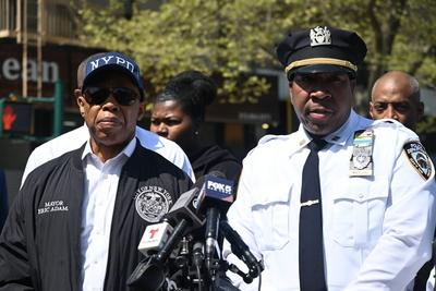 Mayor of new york city eric adams speaks at a press conference at the site of shooting in 28th precinct in harlem.-stock-foto
