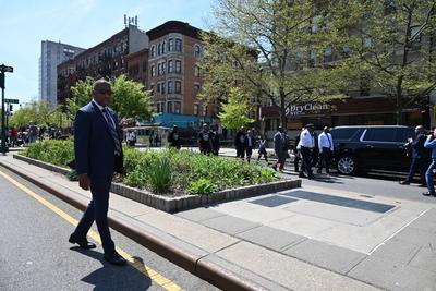 Mayor of new york city eric adams speaks at a press conference at the site of shooting in 28th precinct in harlem.-stock-foto