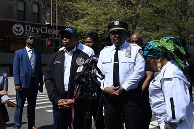 Mayor of new york city eric adams speaks at a press conference at the site of shooting in 28th precinct in harlem.-stock-foto