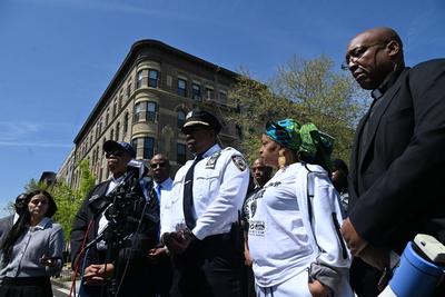 Mayor of new york city eric adams speaks at a press conference at the site of shooting in 28th precinct in harlem.-stock-foto