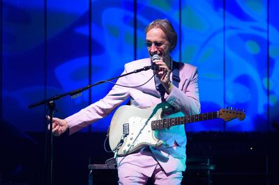 Mike and the Mechanics - Looking Back - Living the Years 2025 Tour - Circus Krone-stock-foto