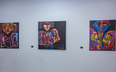 20250423 Eroeffnung Ausstellung -Waris Dirie-Mogadishu Blues-stock-foto