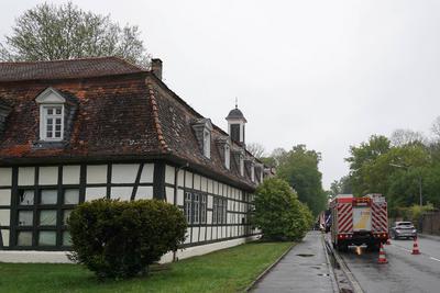 M?rfelden-Walldorf 24.04.2025: Unfall am historischen Jagdschloss M?nchbruch-stock-foto