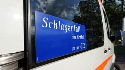 Symbolbilder / Themenbilder: Polizei, Rettungsdienst, Feuerwehr Feuerwehr, Rettungsdienst, Polizei, Einsatz, Blaulicht,-stock-foto