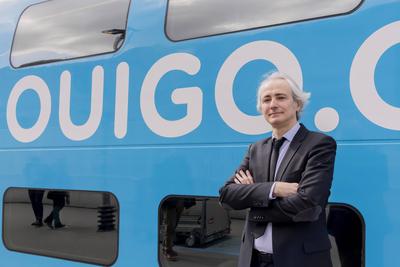 New-generation Ouigo high-speed train-stock-foto