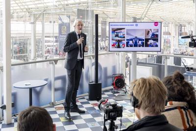 New-generation Ouigo high-speed train-stock-foto