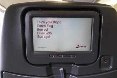 CHE Schweiz Zuerich 17 03 2016 Wer mit Swiss fliegt hat es gut Er wird in fuenf Sprachen begr-stock-foto