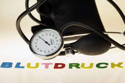 Bei einem Blutdruck von bis zu 139/89 liegen normale Werte vor, von denen keine Gesundheitsgef?hrdung ausgeht, wobei all-stock-foto