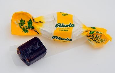 Bildnummer: 52468564  Datum: 11.03.2008  Copyright: imago/Sch?ningRicola Kr?uterzucker Bonbon , Objekte; 2008, Studioaufnahme, S??igkeiten, Bonbon, Kr?uterbonbon, Bonbons, Kr?uterbonbons; , quer, Kbdig, Einzelbild,  , Food o0 Wirtschaft, Nahrungs- und Genussmittel-stock-foto