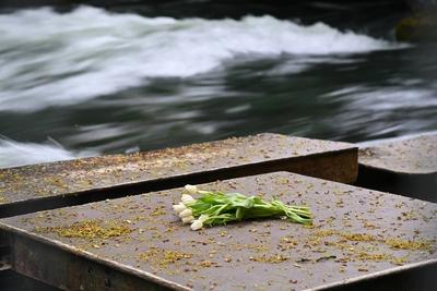 Eisbach nach toedlichem Surf Unfall weiterhin gesperrt-stock-foto