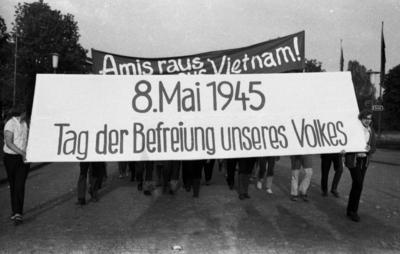 Linke und Friedensbewegung Tag der Befreiung 8.Mai 1966 DEU, Deutschland, Duesseldorf: Linke und Friedensbewegung begin-stock-photo