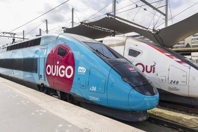New-generation Ouigo high-speed train-stock-foto