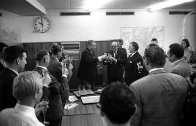 ttz 1. Ausgabe Boulevardzeitung tz M?nchen Mittwoch 18. September 1968 1. Erscheinungstag Redaktion 22.00 Uhr Dienstag-stock-foto