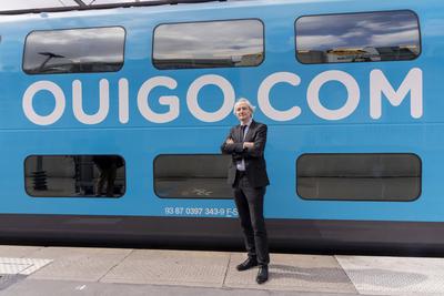 New-generation Ouigo high-speed train-stock-foto