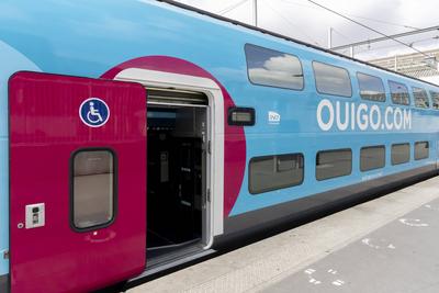 New-generation Ouigo high-speed train-stock-foto