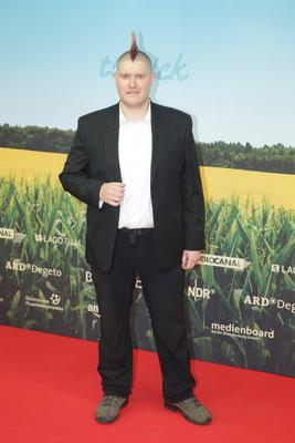 121/ Drehbuchautor Sascha Lobo auf dem roten Teppich zur Weltpremiere des Filmes Tschick, Kinostart am 15.09.2016, 12.09-stock-photo