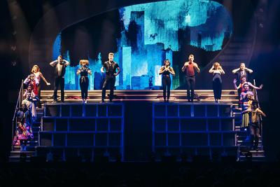Grease-Ensemble-stock-foto