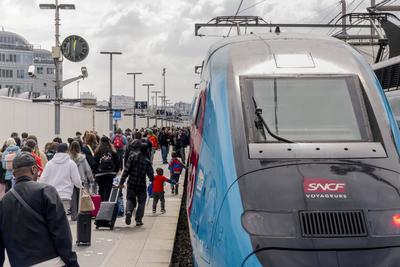 New-generation Ouigo high-speed train-stock-foto