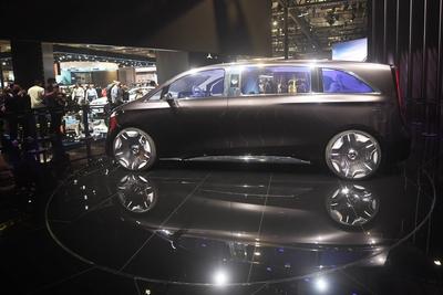 Mercedes-Benz Booth at 2025 Shanghai Auto Show-stock-foto