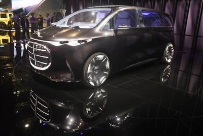 Mercedes-Benz Booth at 2025 Shanghai Auto Show-stock-foto